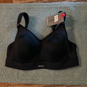 NWT Macy's Berlei Black Women's Bra 32C